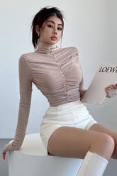 Enges, langärmliges Oberteil mit Falten