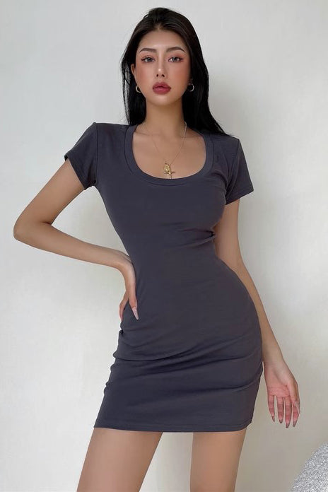 Sexy Minikleid mit U-Ausschnitt und engem Wickel-Po