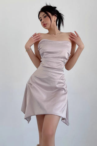 Sexy trägerloses Minikleid aus Satin mit plissiertem Bund