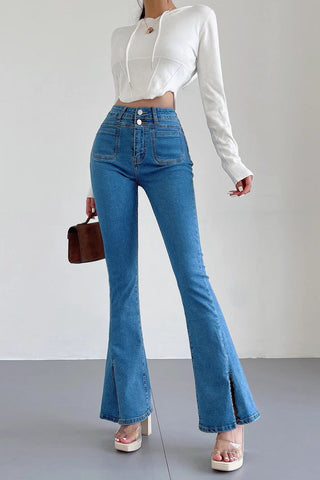 Enge Jeans mit Schlitz vorne und hoher Taille