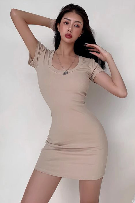 Sexy Minikleid mit U-Ausschnitt und engem Wickel-Po