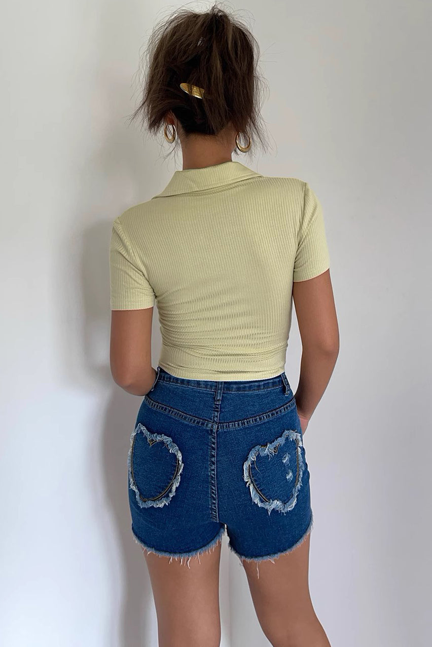 Sexy Jeansshorts mit hoher Taille, herzförmiger Gesäßtasche und umwickelter Hüfte