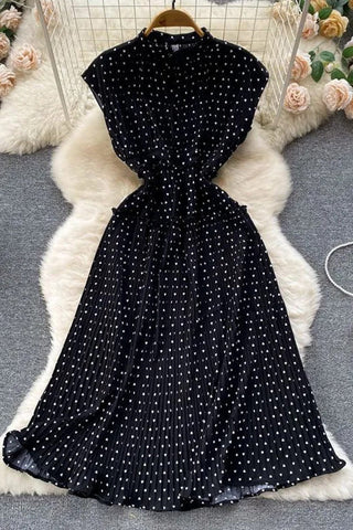 Robe longue plissée élégante à pois, sans manches, taille haute