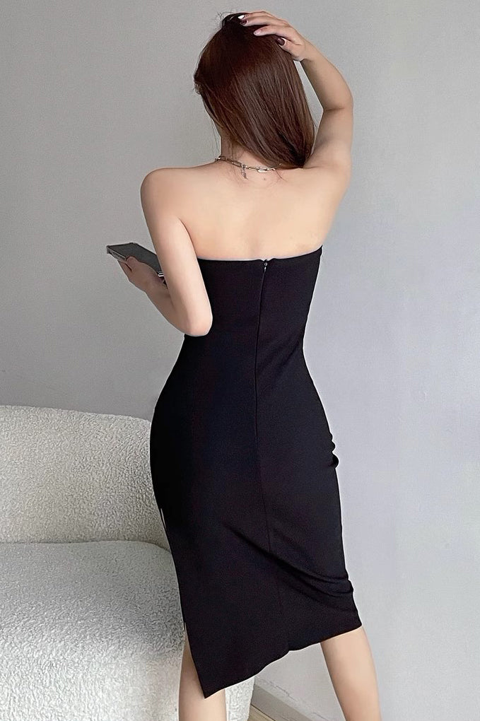 Robe sexy plissée avec soutien-gorge et fentes sur les fesses