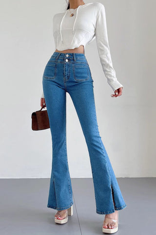 Skinny Jeanshose mit ausgestelltem Bein und hoher Taille und Schlitz am Saum