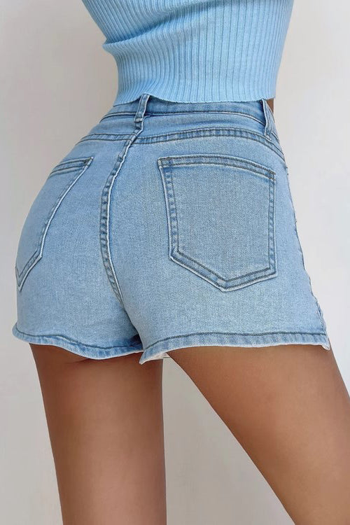 Enge Jeansshorts mit hoher Taille und Wickel-Gesäß