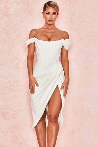 Drapiertes Maxikleid mit One-Shoulder-Handschuhen