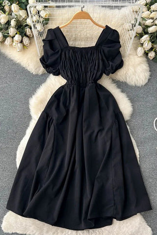 Elegantes gerüschtes Gothic-Kleid mit hoher Taille im Vintage-Stil und Puffärmeln