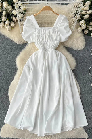 Robe gothique élégante à taille haute froncée et manches bouffantes vintage