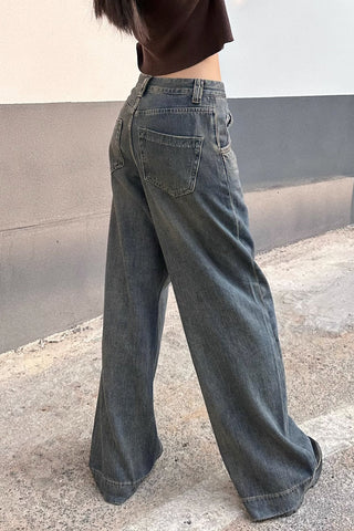 Retro-Jeans mit schrägen Taschen und geradem Bein