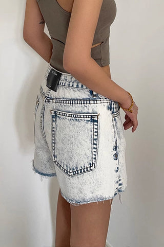 Shorts mit schrägen Taschen und Rüschenbesatz