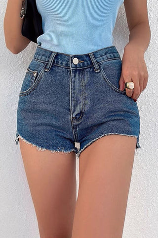 Unregelmäßige Jeansshorts mit hoher Taille