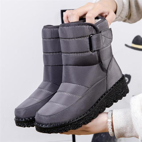 Warme Stiefel im Winterstil mit Plateauabsatz