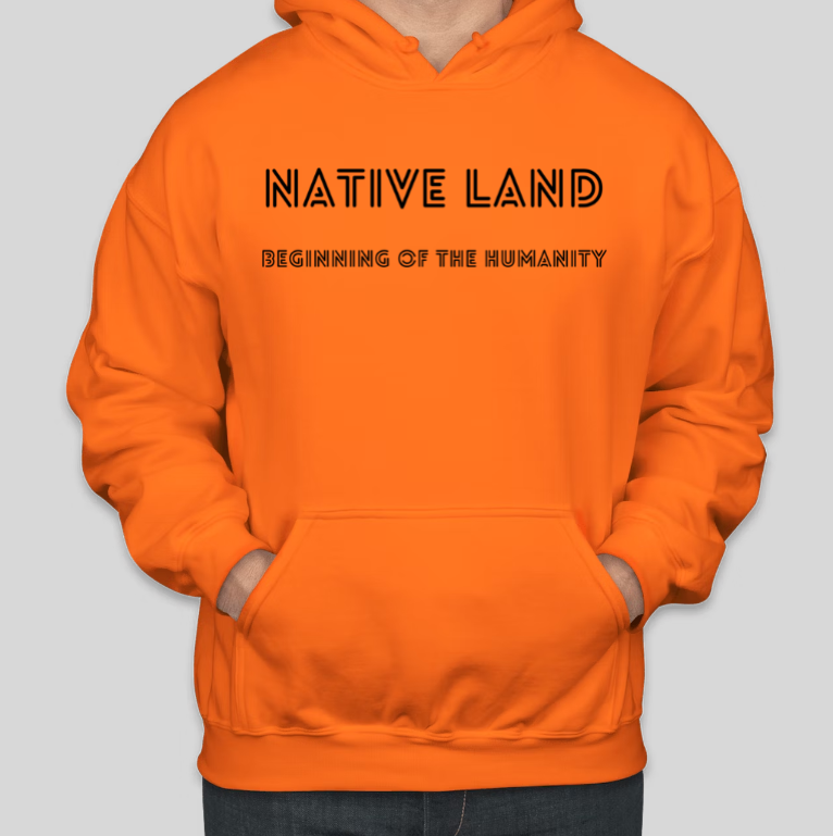 Coole Kapuzenpullover aus Baumwolle mit NATIVE LAND-Buchstabendruck