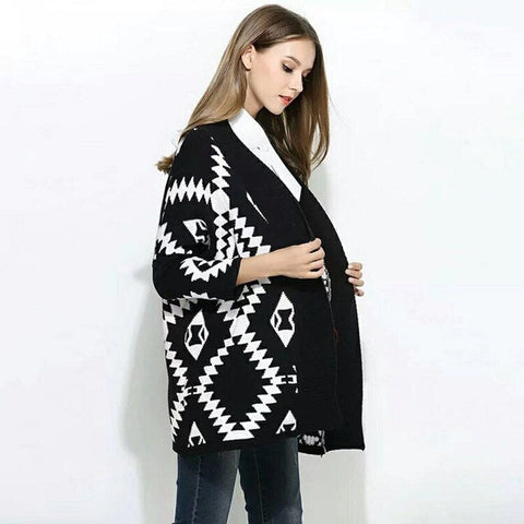 Strickjacke mit geometrischem Design