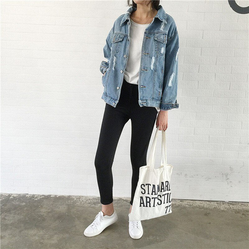 Zerrissene coole Jeansjacke im Basic-Stil