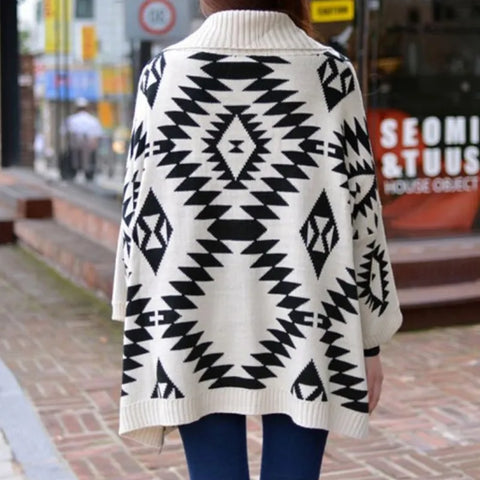 Strickjacke mit geometrischem Design