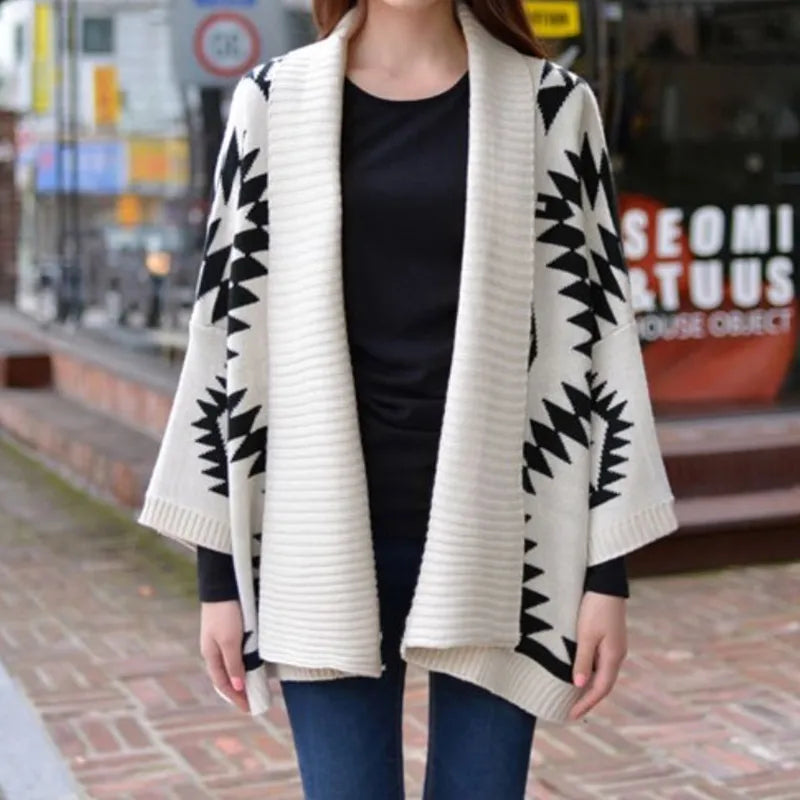 Strickjacke mit geometrischem Design