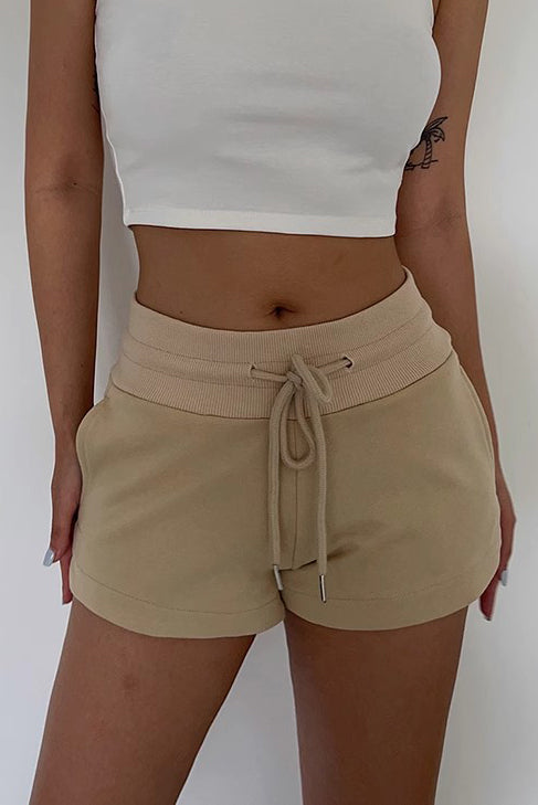 Slant Pocket Elastic Waist Sports Shorts