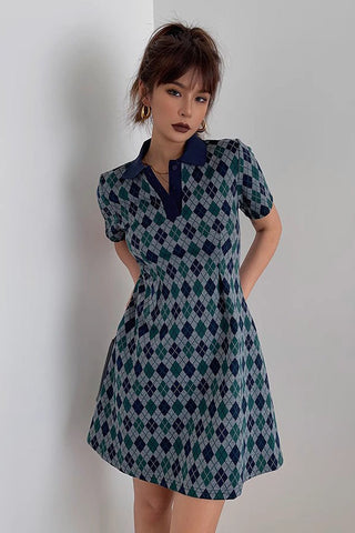 Kurzärmliges Kleid mit Allover-Print