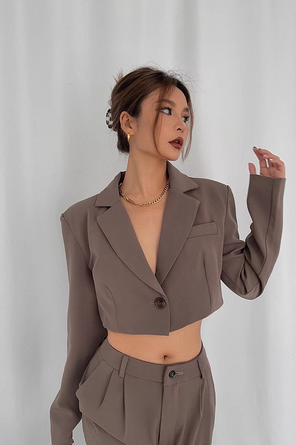 Single Button Lapel Neck Crop Blazer