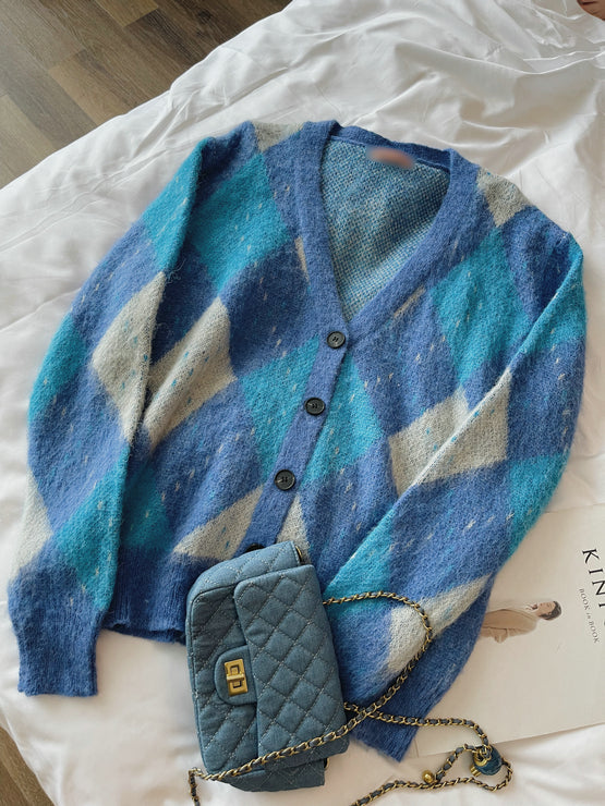 Dicker blauer Cardigan-Pullover mit geometrischem Ärmeldesign