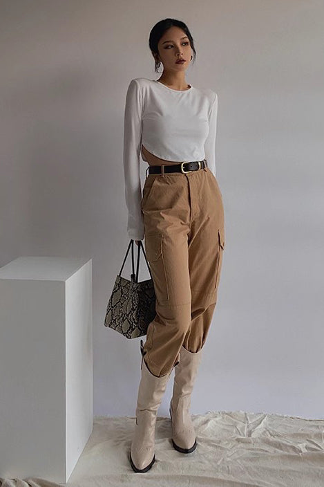 Crop-Top mit asymmetrischem Saum