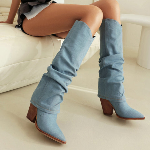 Kniehohe Denim-Stiefel mit hohem Absatz