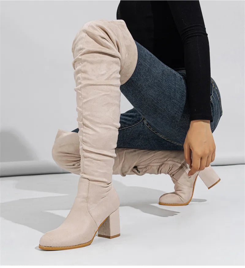 Elegante Overknee-Stiefel im Winterstil mit dickem Absatz