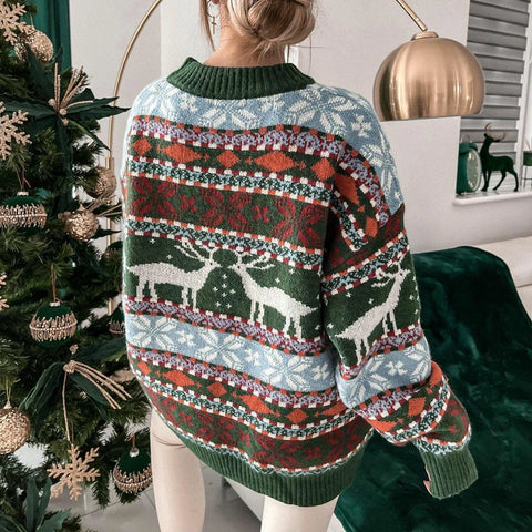 Christmas Knit Sweater: Elegant Snowflake Deer Pattern