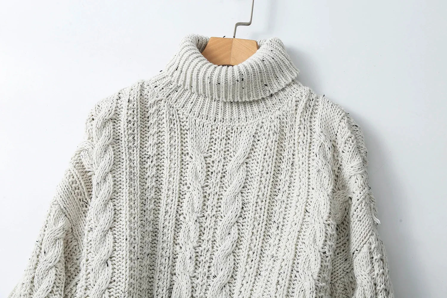 Warme Pullover im Strickstil