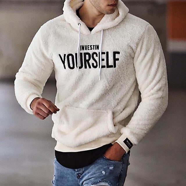 Weiche Fleece-Kapuzenpullover mit Investin Yourself-Print für Herren