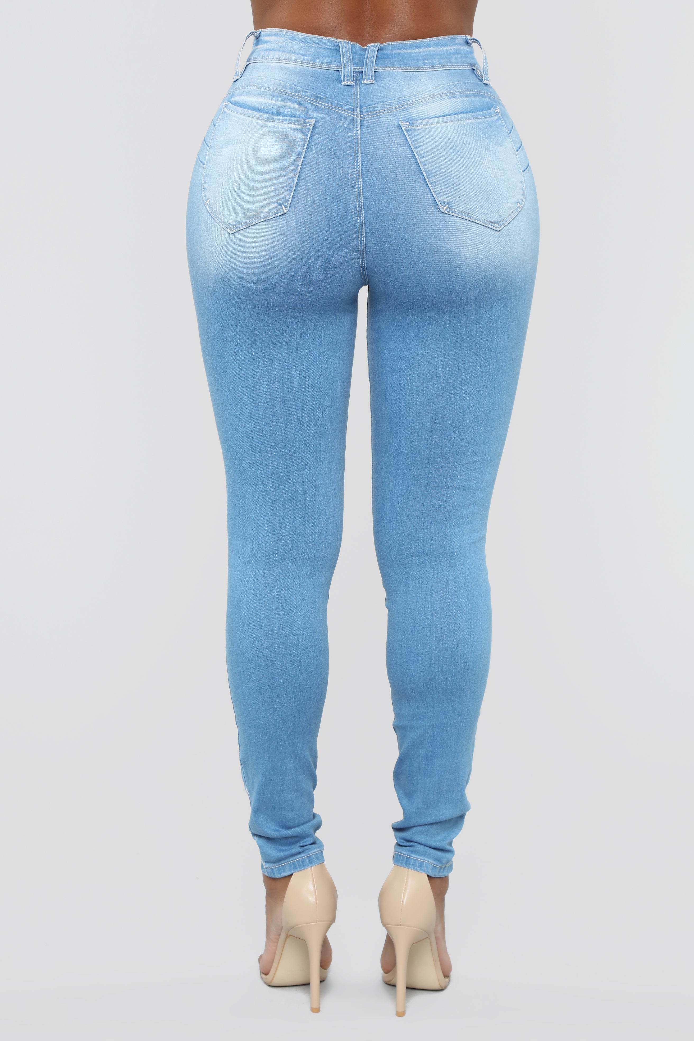 Statuesque Booty Lifting Jeans - Light Blue Wash