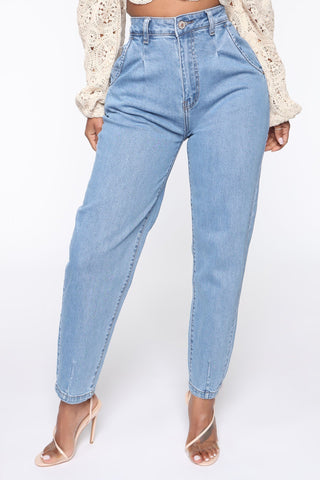 Tell Me Everything Pleated Mom Jeans - Light Blue Wash