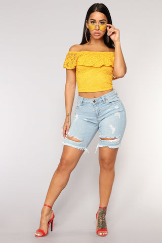 Switch It Up Bermuda Short - Light Blue Wash