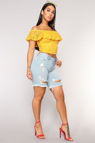 Switch It Up Bermuda Short - Light Blue Wash