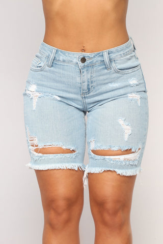 Switch It Up Bermuda Short - Light Blue Wash