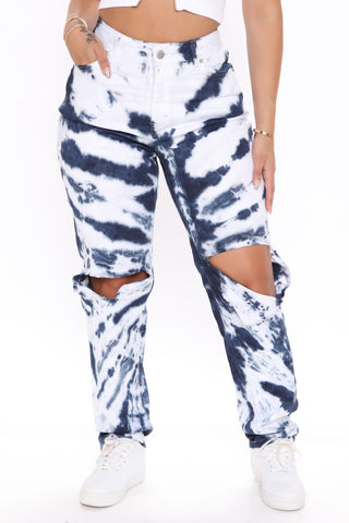 Stormy Clouds Stretch Tie Dye Mom Jeans - White/Blue