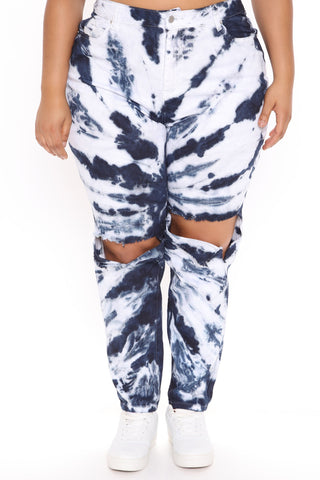 Stormy Clouds Stretch Tie Dye Mom Jeans - White/Blue
