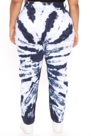 Stormy Clouds Stretch Tie Dye Mom Jeans - White/Blue