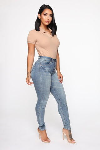 Some Type Of Way High Rise Jeans - Medium Blue Wash