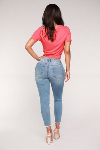 Stir It Up Ankle Jeans – Hellblaue Waschung