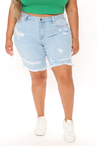 Switch It Up Bermuda Short - Light Blue Wash