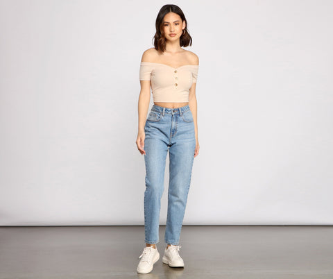 Schulterfreies Crop-Top im schlichten Stil