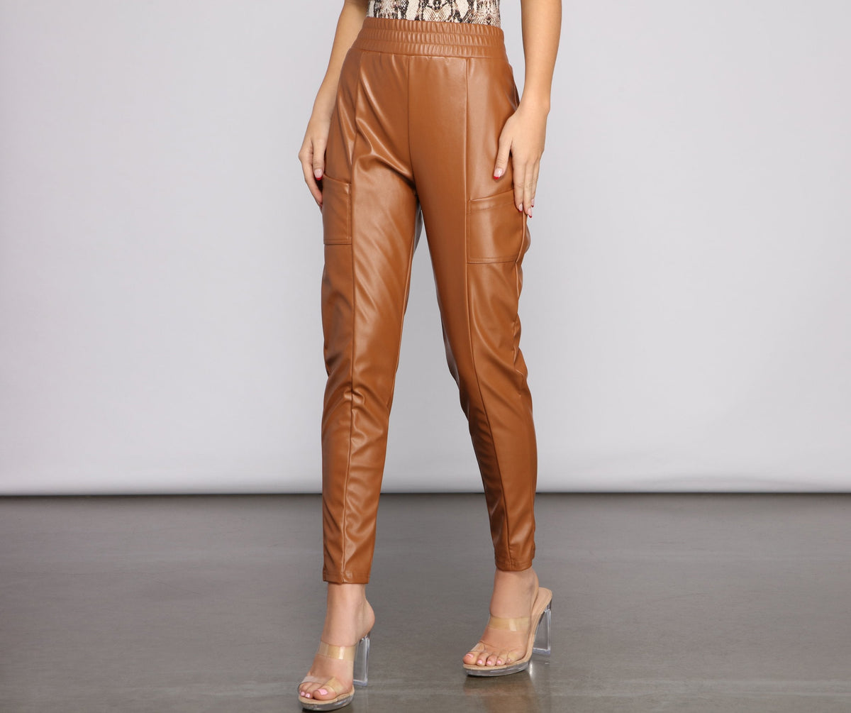 Sleek And Chic Vibes Kunstlederhose