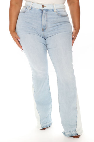 Skyline Stretch Colorblock Flare Jeans - Medium Blue Wash