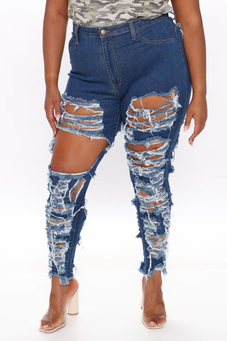 Vous coupez un jean skinny usé - Bleu foncé