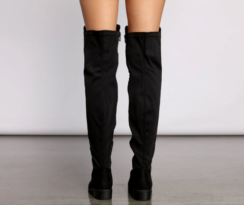 Here For It – Flache Overknee-Stiefel