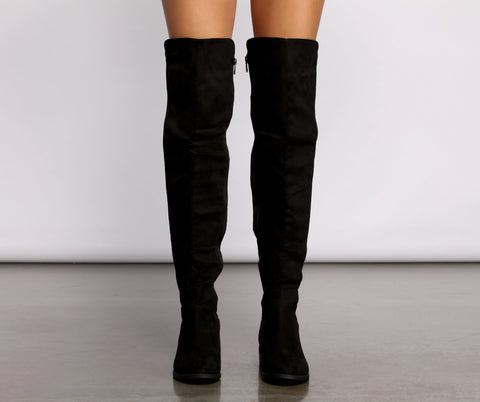 Here For It – Flache Overknee-Stiefel