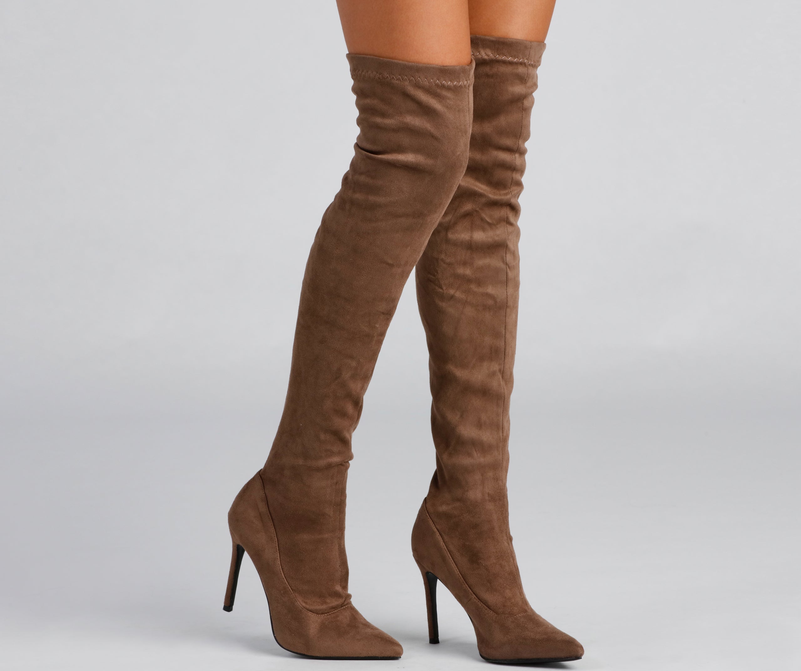 New Heights – Stiletto-Stiefel mit spitzer Zehenpartie